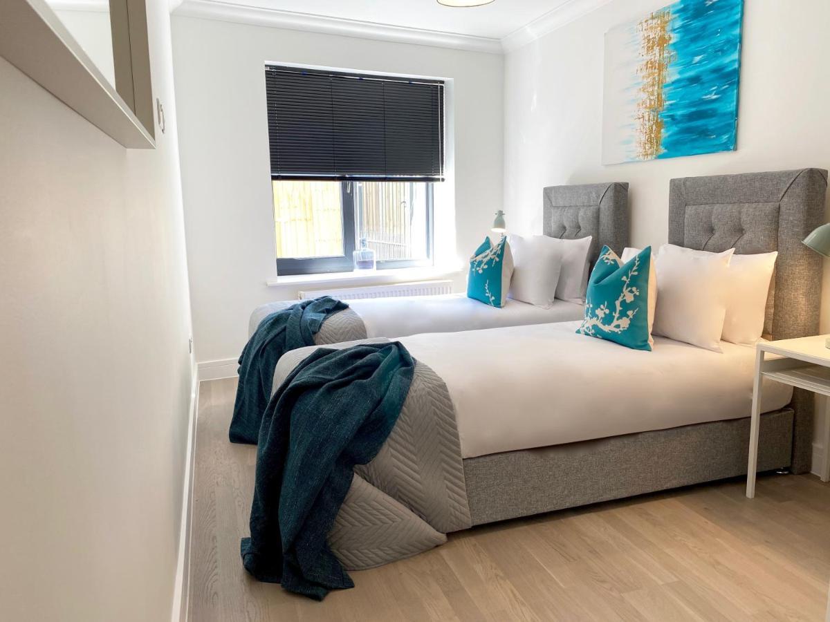 Deluxe Rochester Apartment 1 ภายนอก รูปภาพ