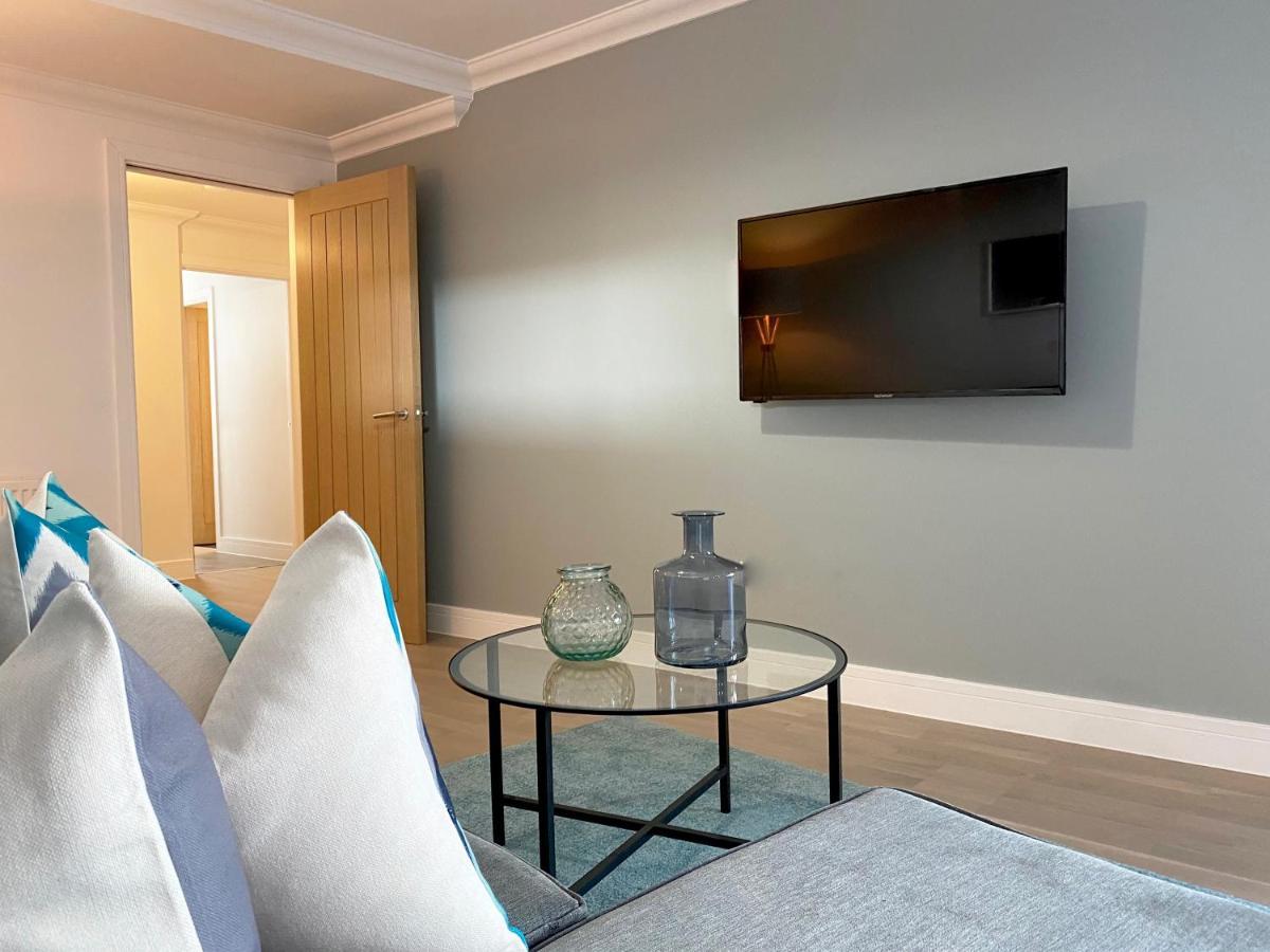 Deluxe Rochester Apartment 1 ภายนอก รูปภาพ