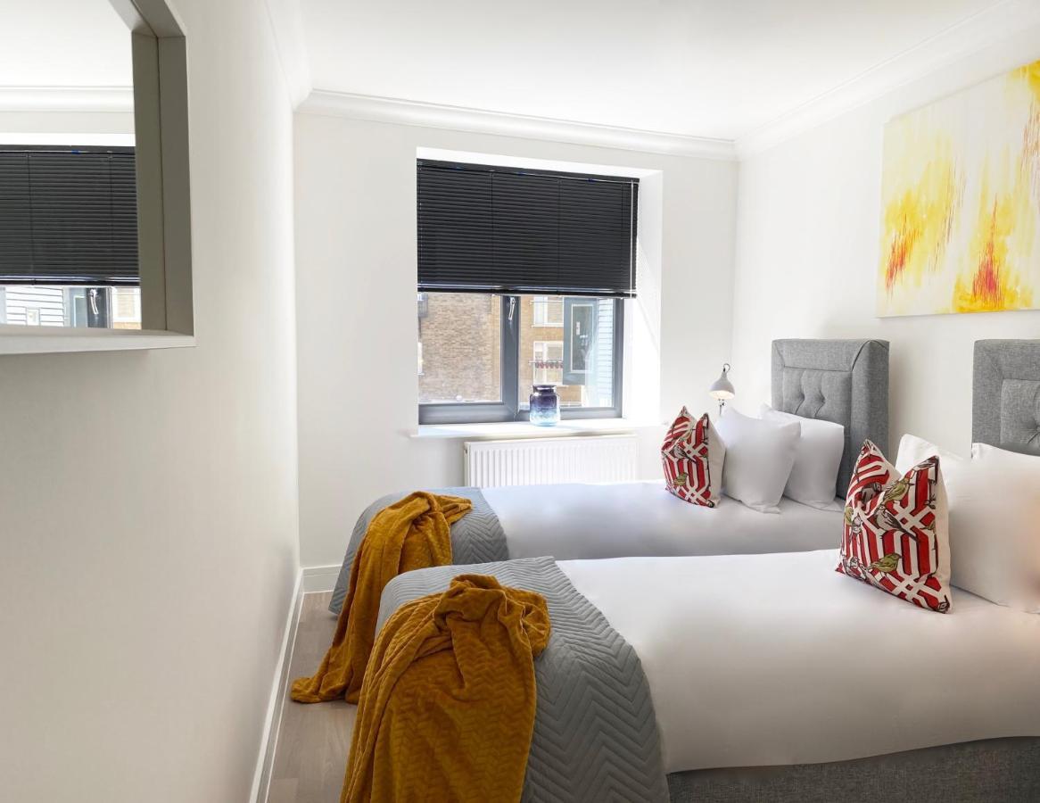 Deluxe Rochester Apartment 1 ภายนอก รูปภาพ