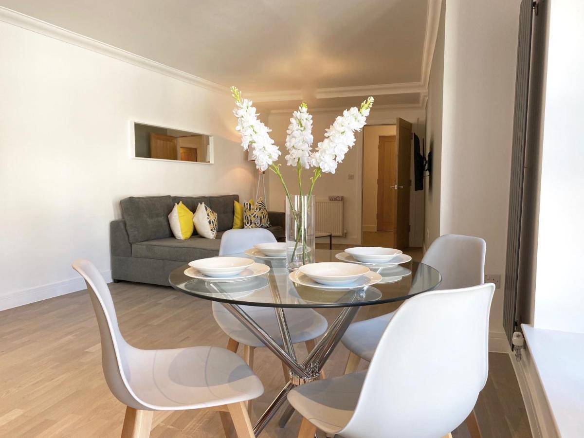 Deluxe Rochester Apartment 1 ภายนอก รูปภาพ