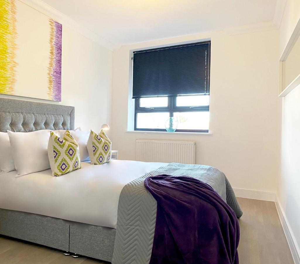 Deluxe Rochester Apartment 1 ภายนอก รูปภาพ