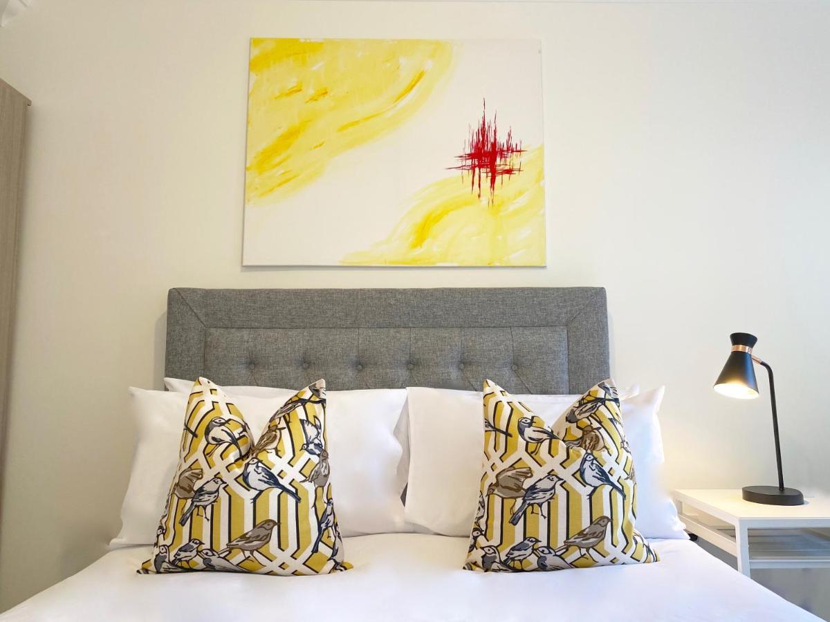 Deluxe Rochester Apartment 1 ภายนอก รูปภาพ