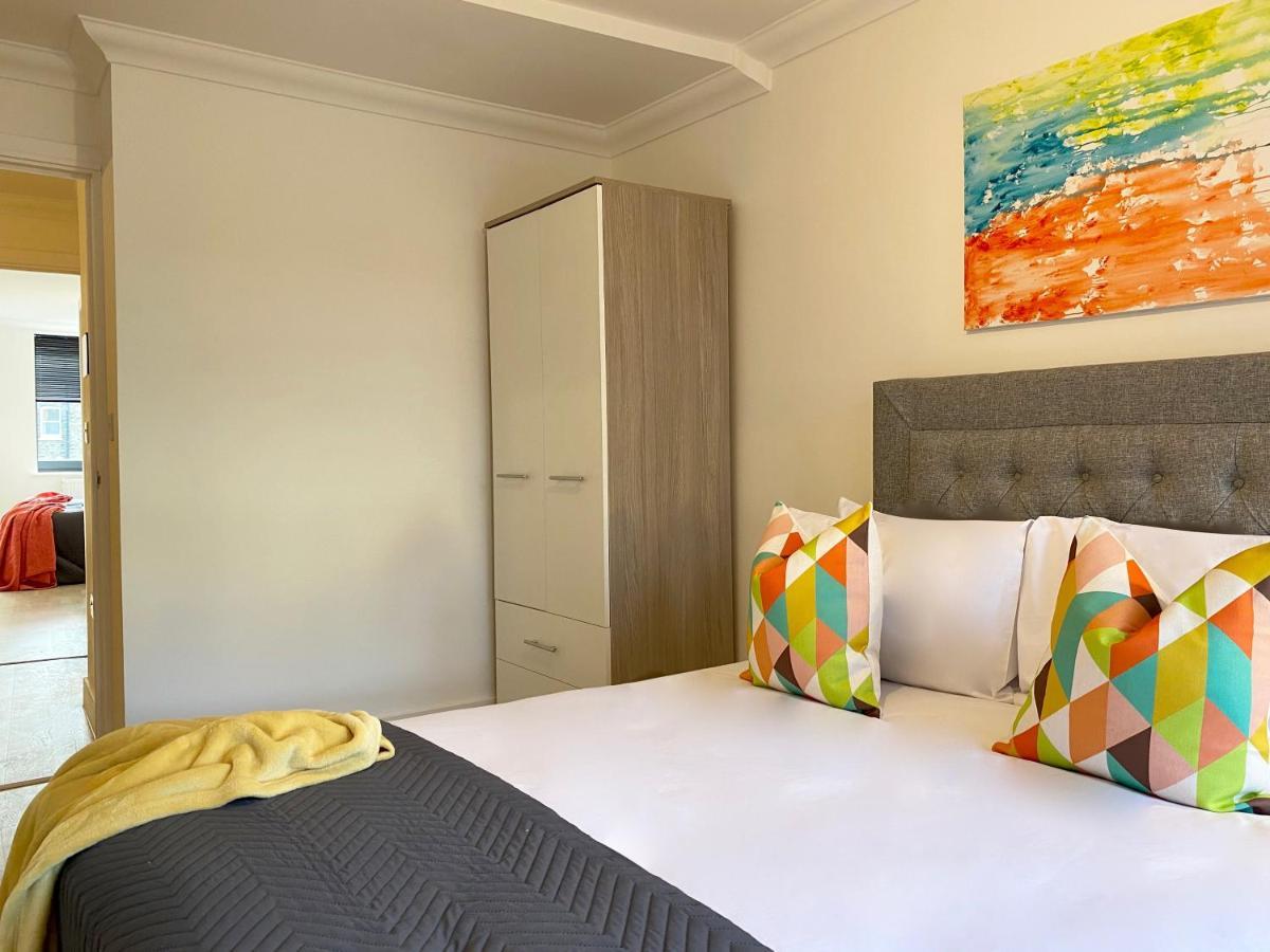 Deluxe Rochester Apartment 1 ภายนอก รูปภาพ