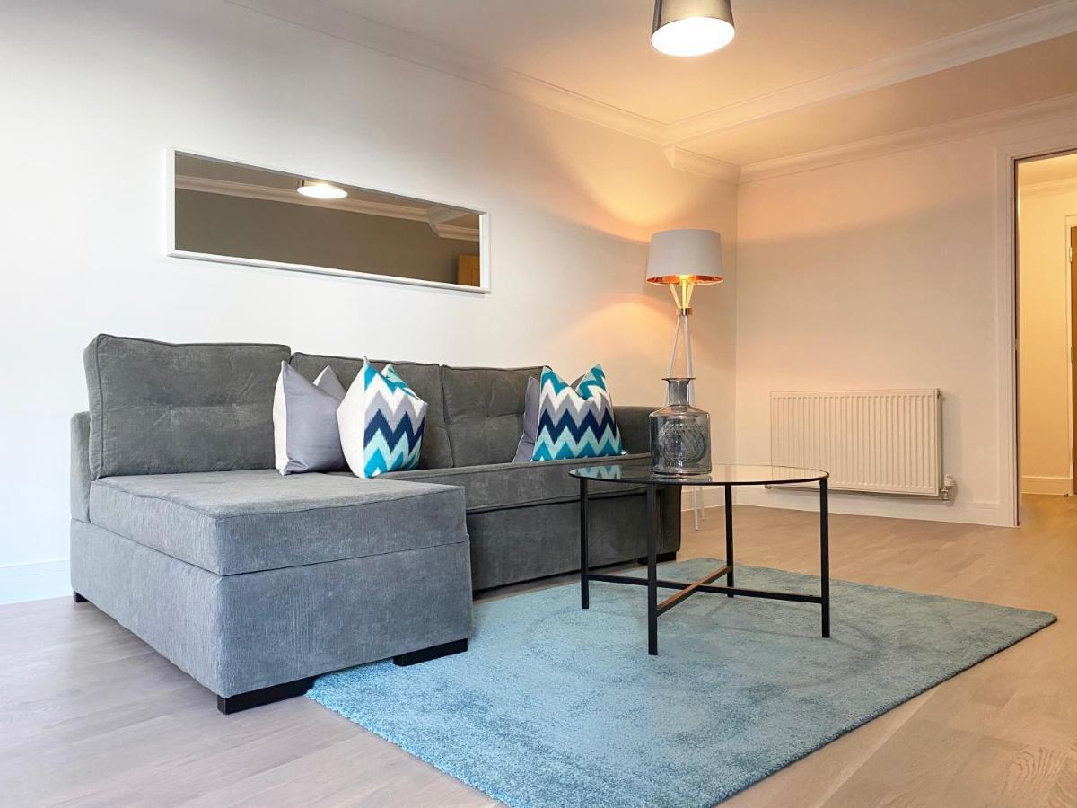 Deluxe Rochester Apartment 1 ภายนอก รูปภาพ