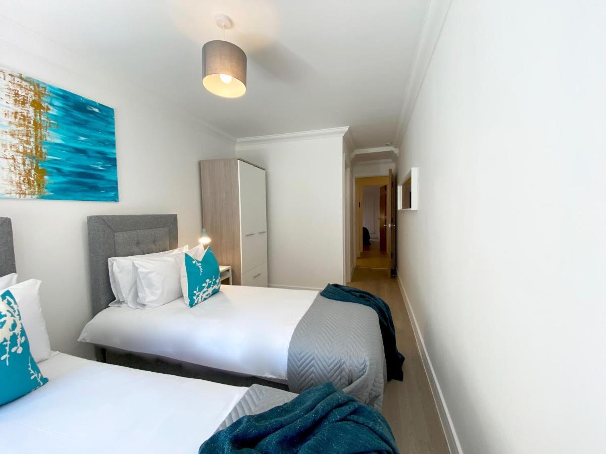 Deluxe Rochester Apartment 1 ภายนอก รูปภาพ