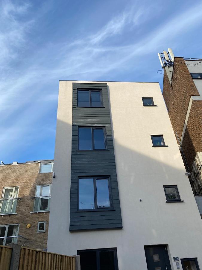 Deluxe Rochester Apartment 1 ภายนอก รูปภาพ